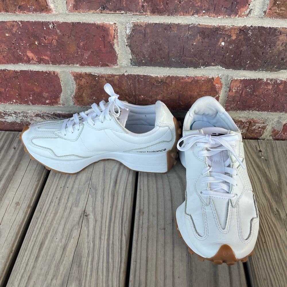 Preloved Women’s New Balance 327 Sea Salt Gum White Leather Sneakers Size 6
